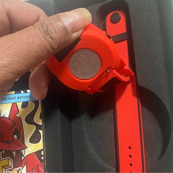 NIB Limited Edition Toy Tokyo x Misfit Fire Cat Watch 20th Anniversary - Picture 12 of 13